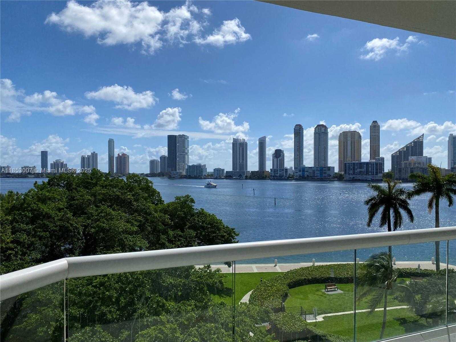 Small Image of 2600 ISLAND BLVD #505, Aventura Number 17