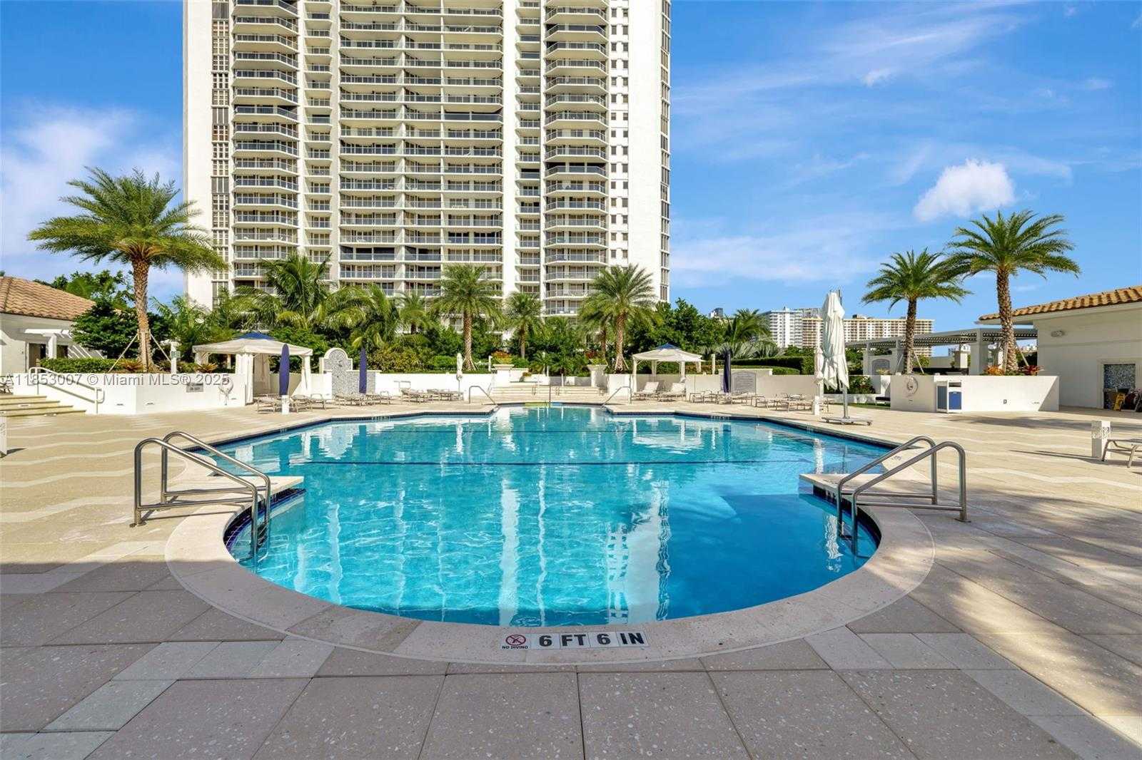 Small Image of 2600 ISLAND BLVD #505, Aventura Number 19