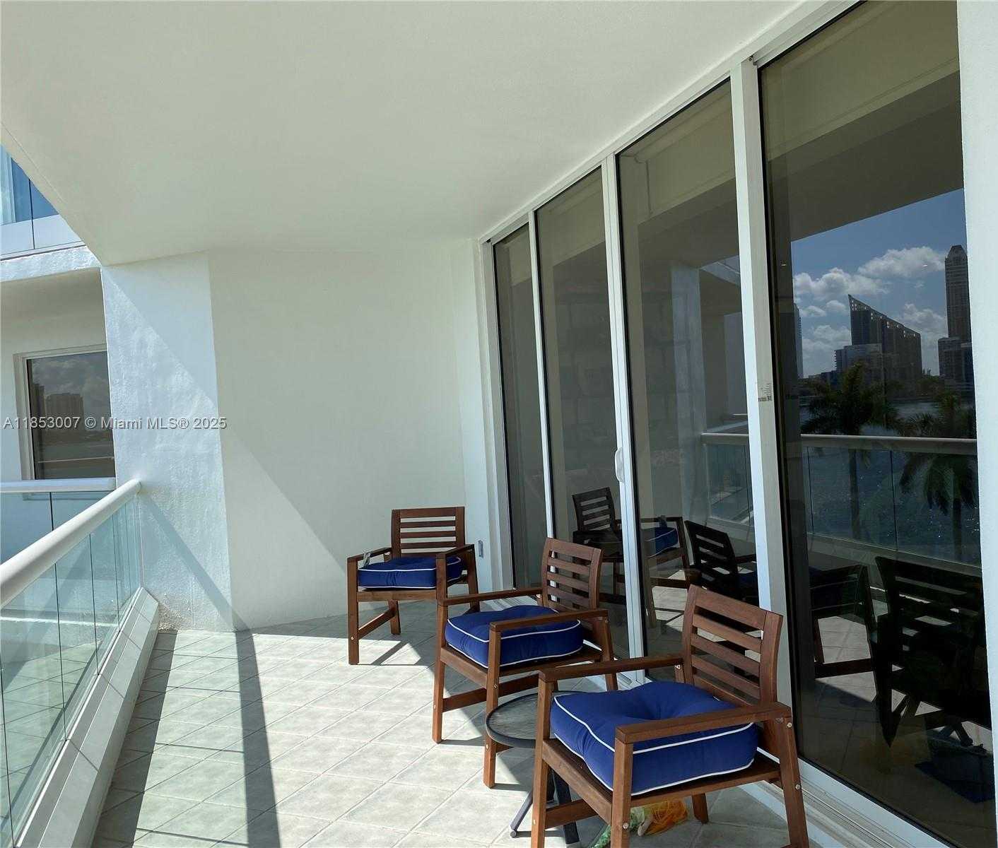 Small Image of 2600 ISLAND BLVD #505, Aventura Number 2