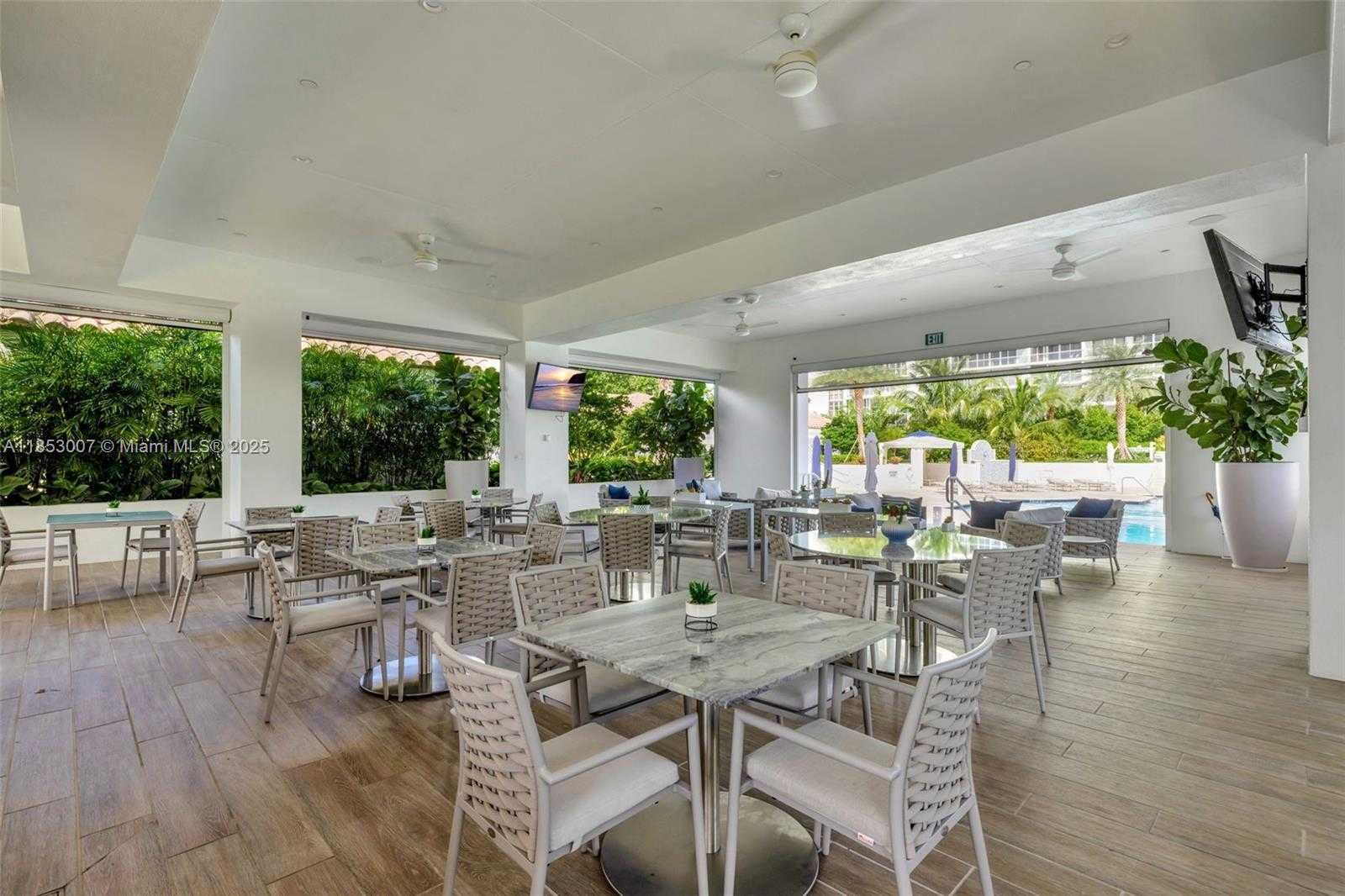 Small Image of 2600 ISLAND BLVD #505, Aventura Number 23