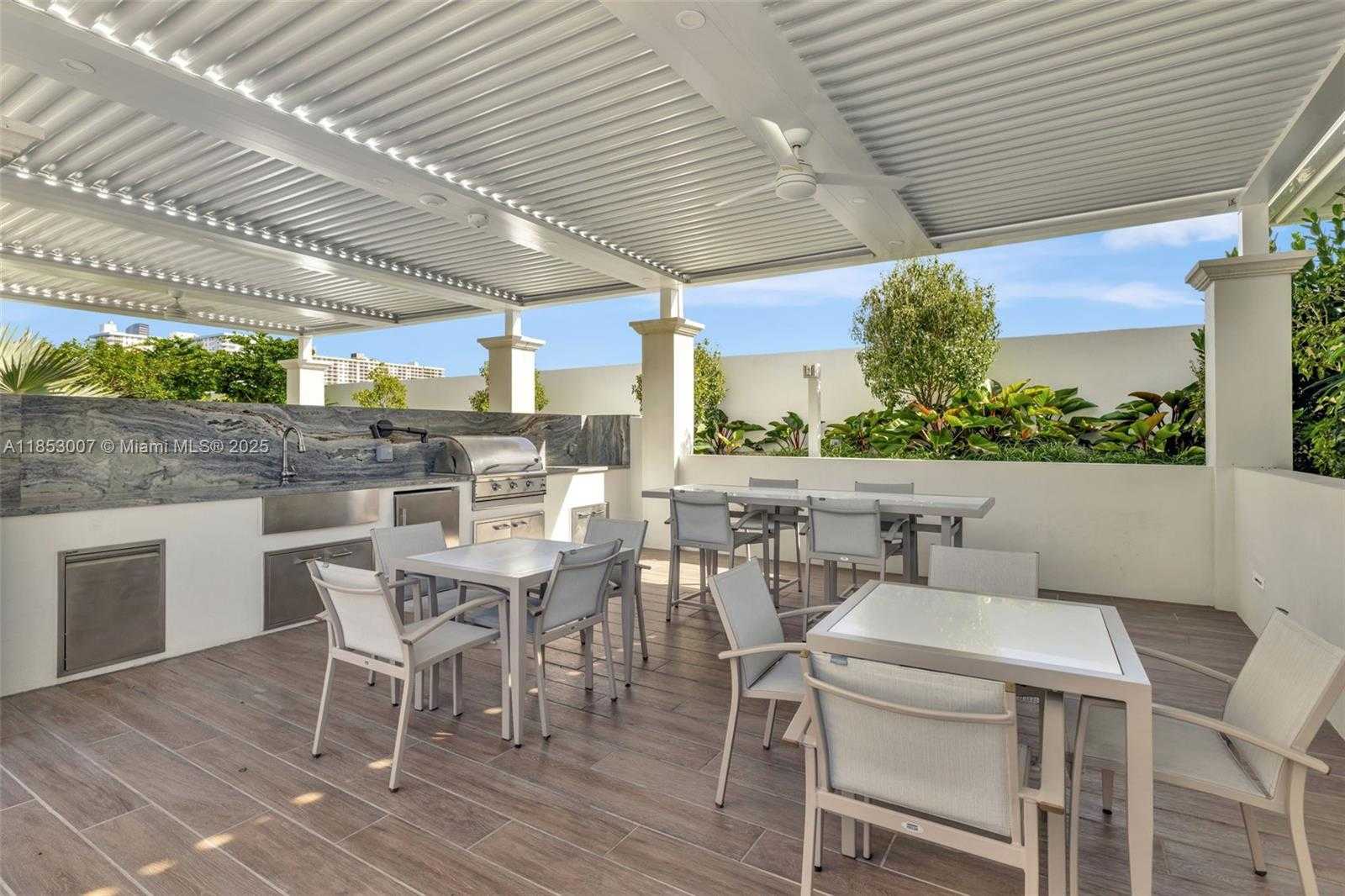 Small Image of 2600 ISLAND BLVD #505, Aventura Number 24