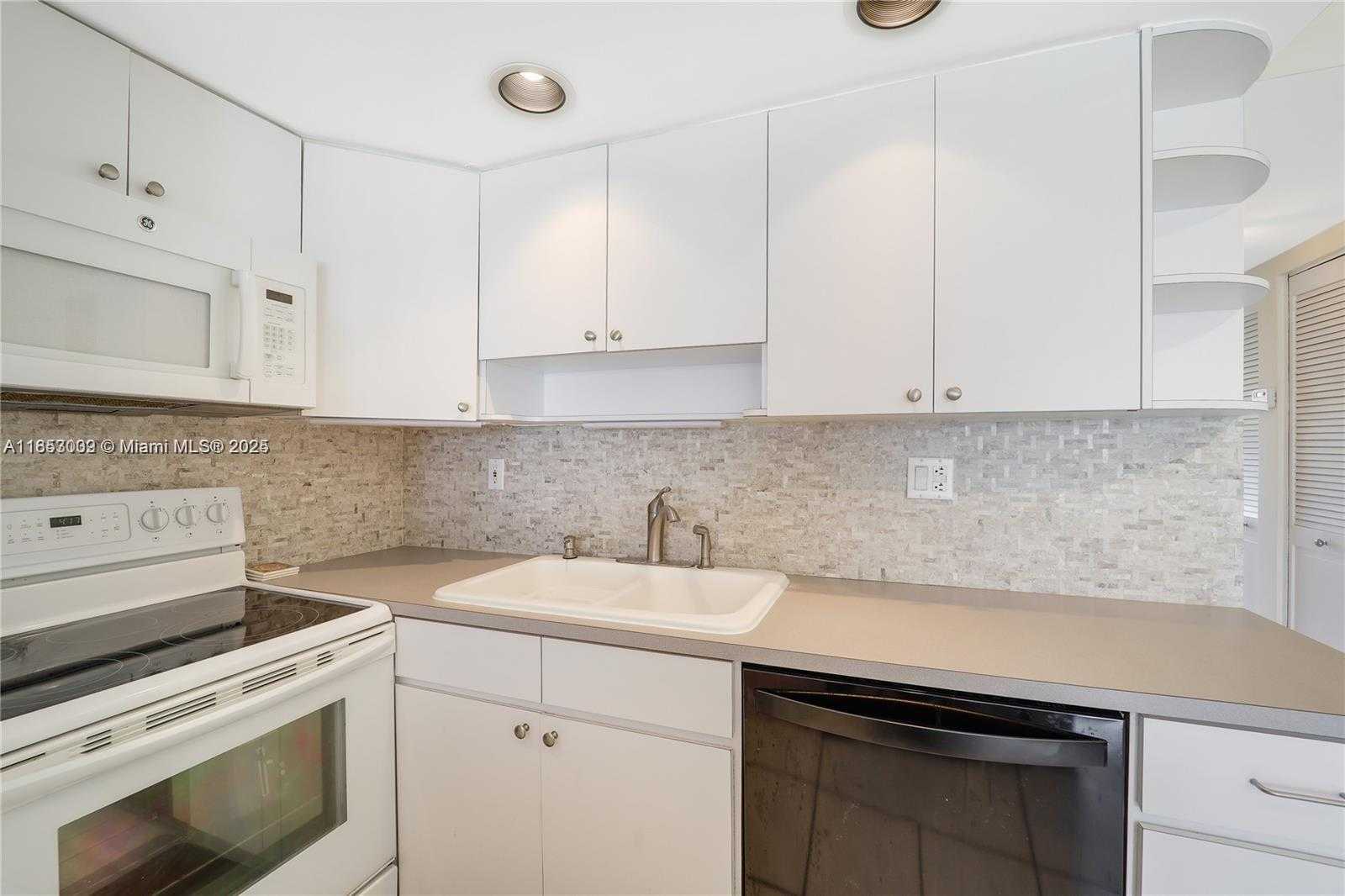 Small Image of 300 OREGON ST #407, Hollywood Number 10