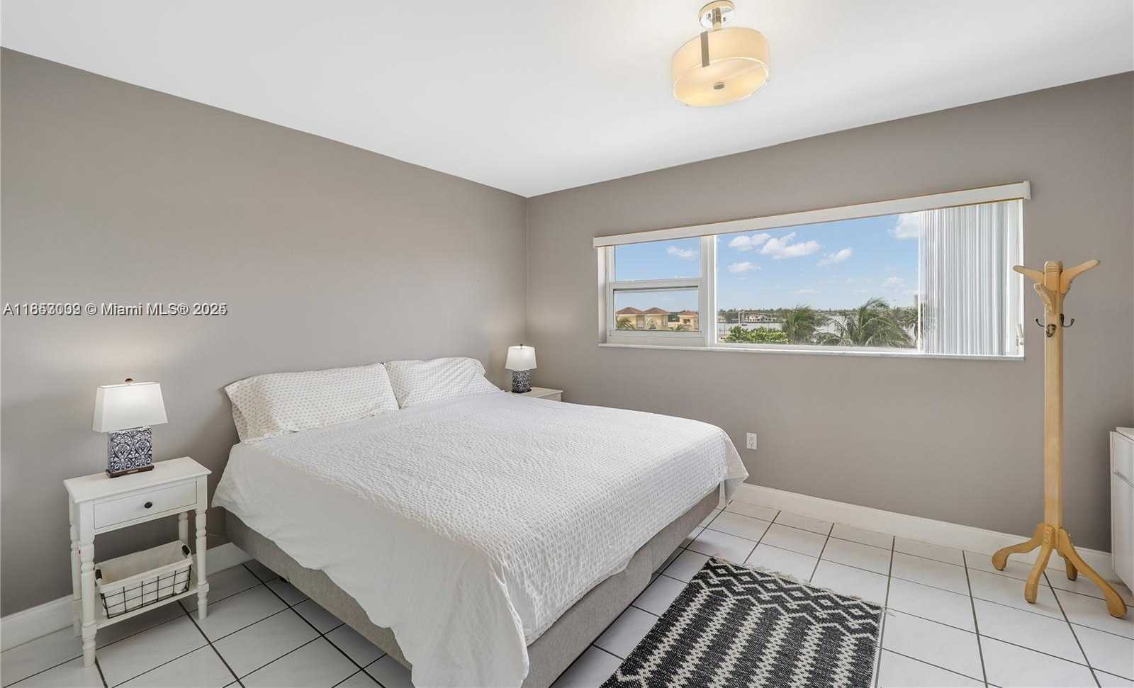 Small Image of 300 OREGON ST #407, Hollywood Number 14