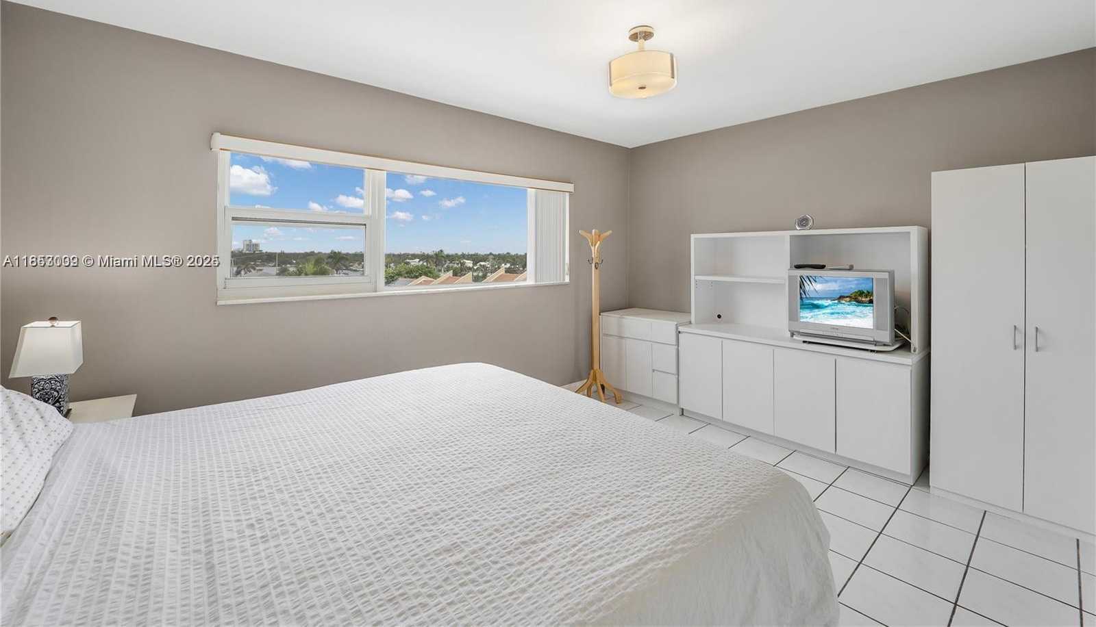 Small Image of 300 OREGON ST #407, Hollywood Number 15