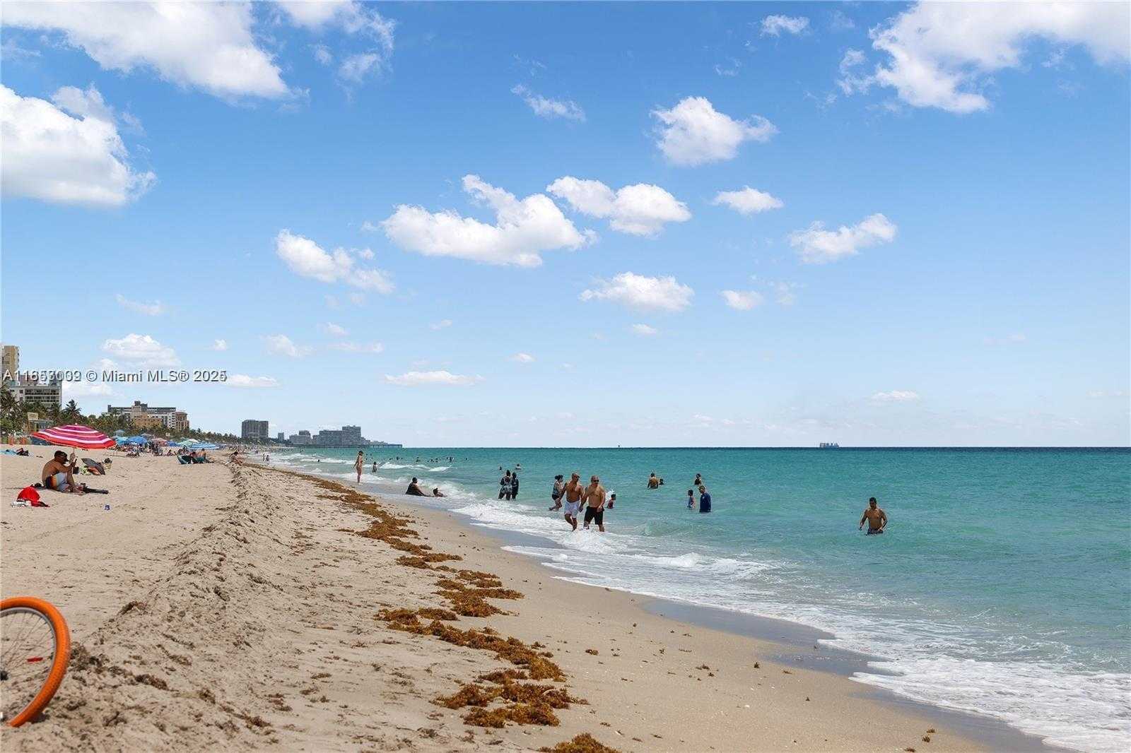 Small Image of 300 OREGON ST #407, Hollywood Number 24