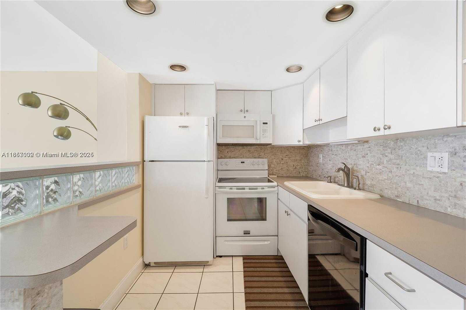 Small Image of 300 OREGON ST #407, Hollywood Number 8