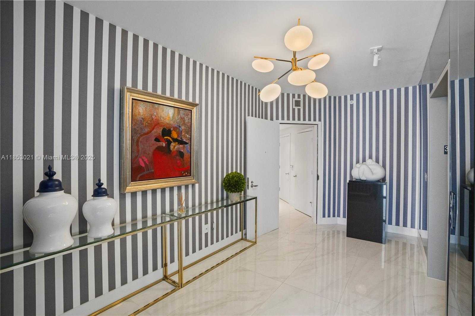 Small Image of 16385 BISCAYNE BLVD #3015, North Miami Beach Number 2