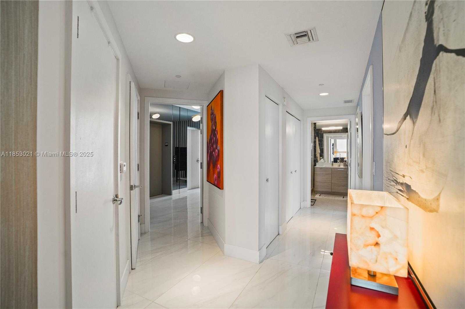Small Image of 16385 BISCAYNE BLVD #3015, North Miami Beach Number 25