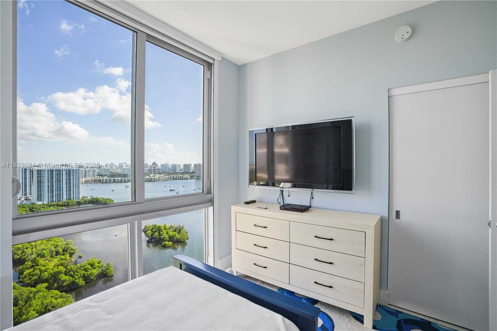 Small Image of 16385 BISCAYNE BLVD #3015, North Miami Beach Number 28