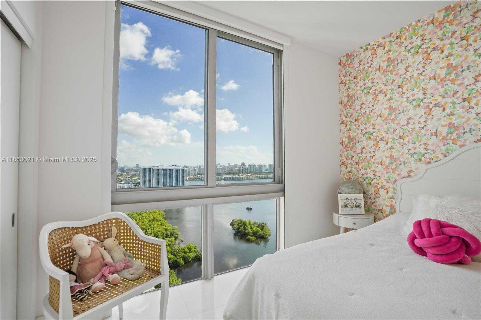 Small Image of 16385 BISCAYNE BLVD #3015, North Miami Beach Number 32