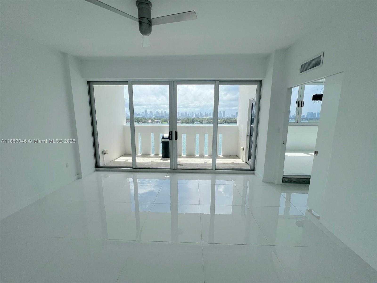 Small Image of 800 WEST AVE #PH27, Miami Beach Number 12