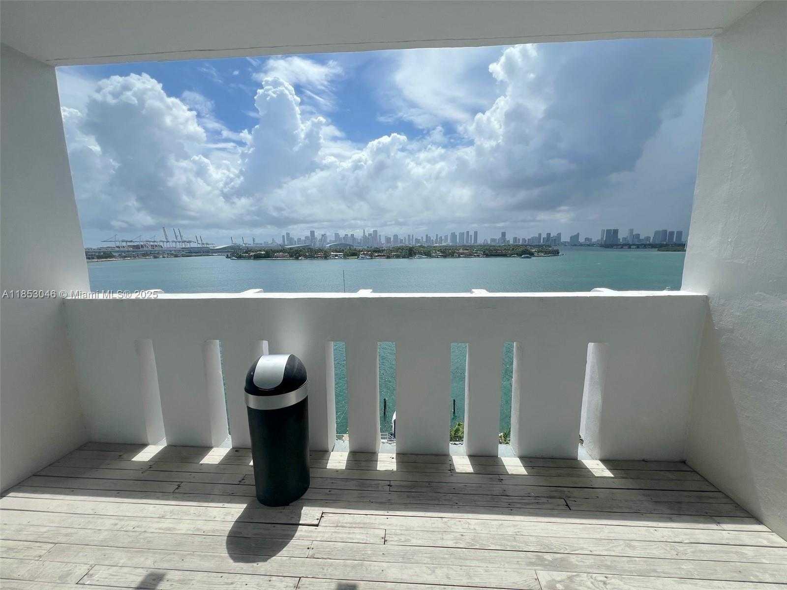 Small Image of 800 WEST AVE #PH27, Miami Beach Number 14