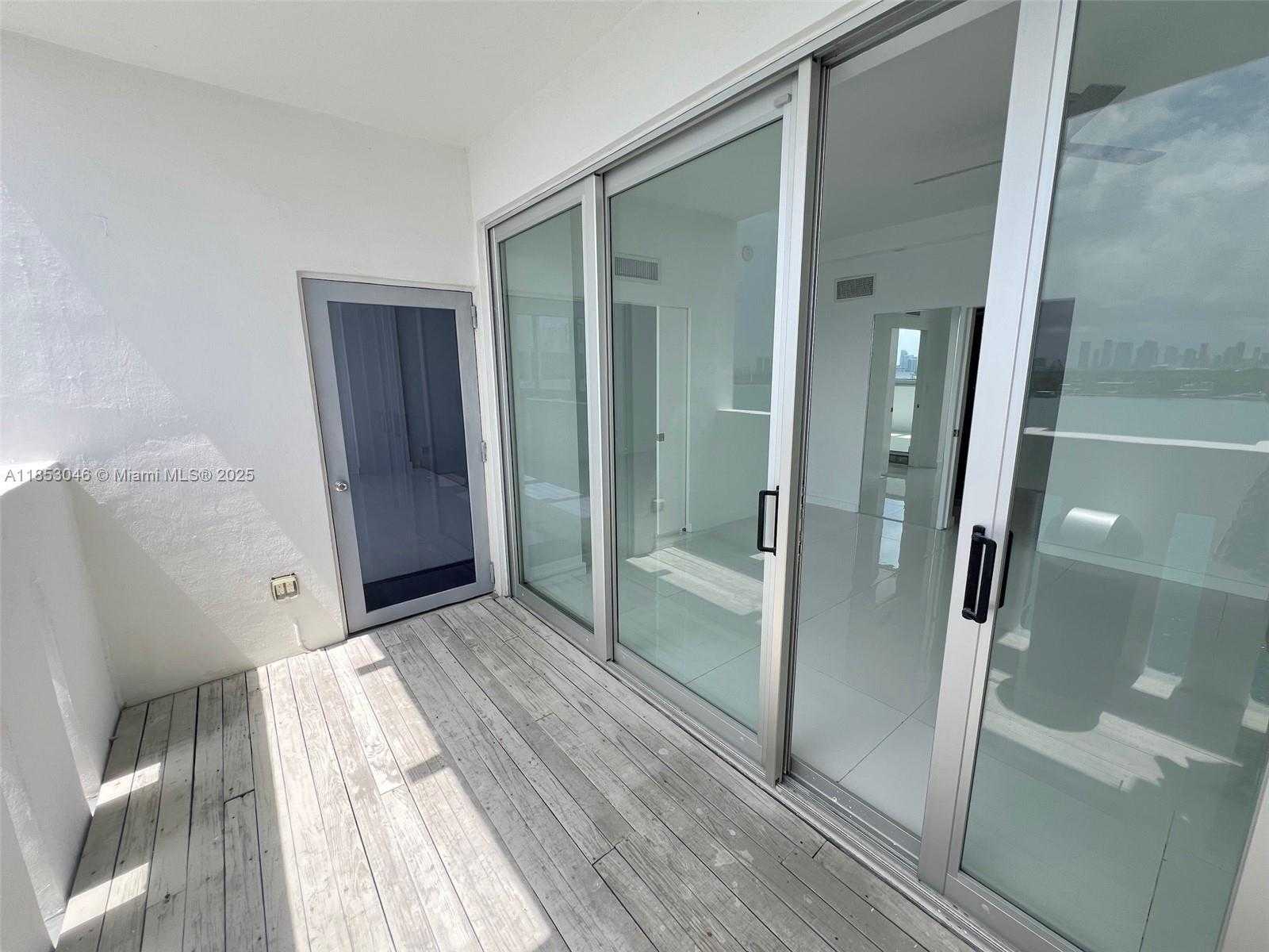 Small Image of 800 WEST AVE #PH27, Miami Beach Number 16
