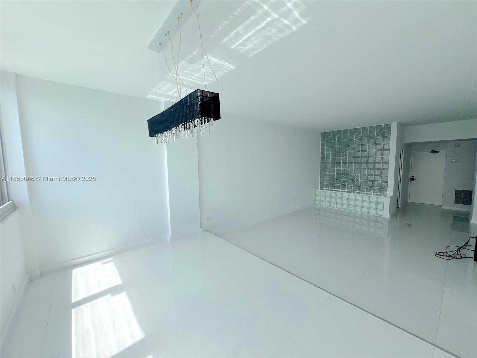 Small Image of 800 WEST AVE #PH27, Miami Beach Number 4