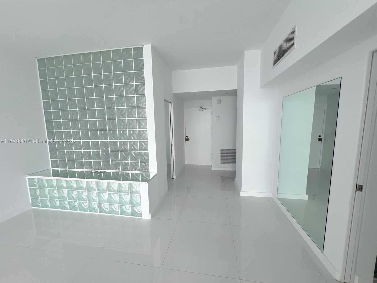 Small Image of 800 WEST AVE #PH27, Miami Beach Number 5