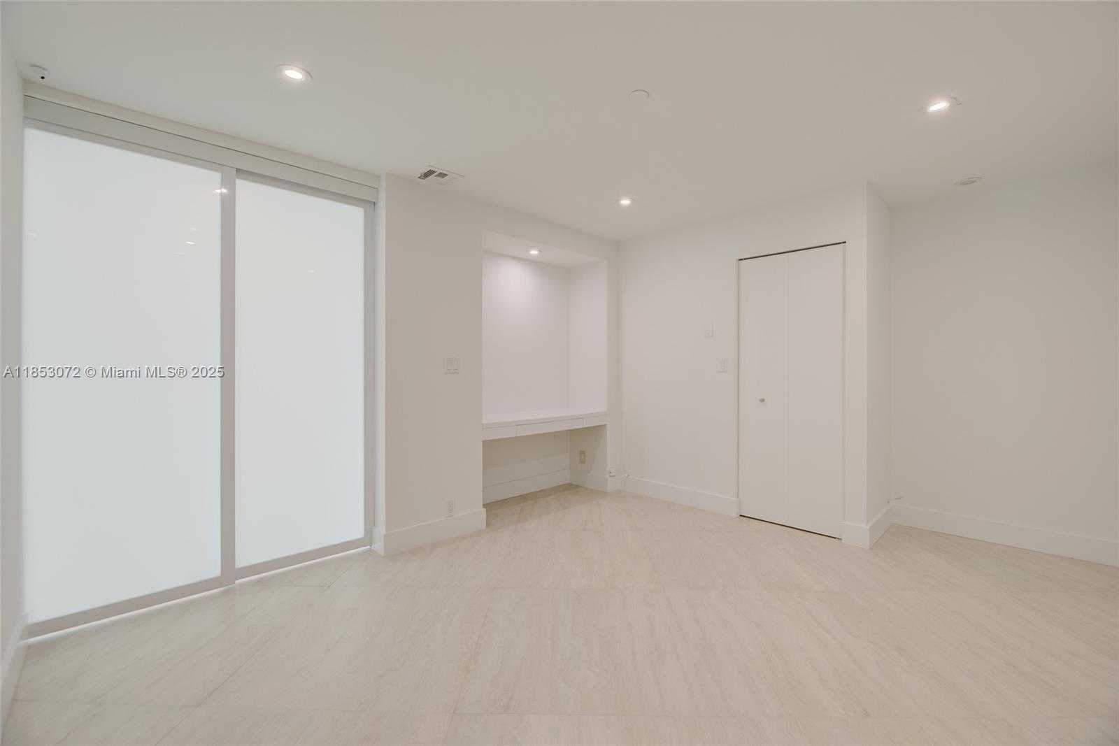 Small Image of 201 CRANDON BLVD #929, Key Biscayne Number 19