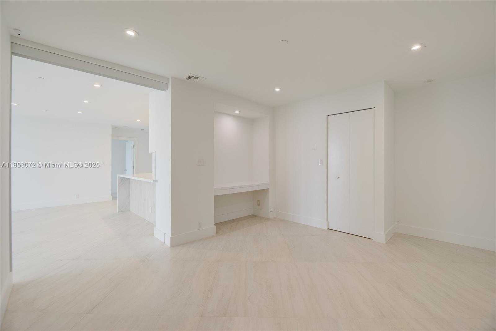 Small Image of 201 CRANDON BLVD #929, Key Biscayne Number 20