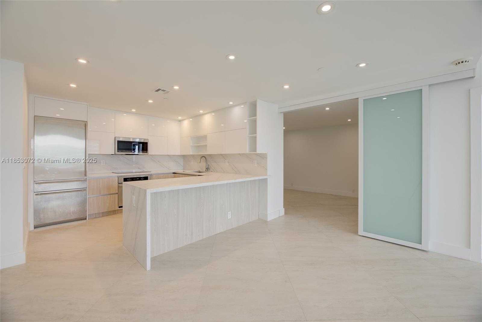 Small Image of 201 CRANDON BLVD #929, Key Biscayne Number 4