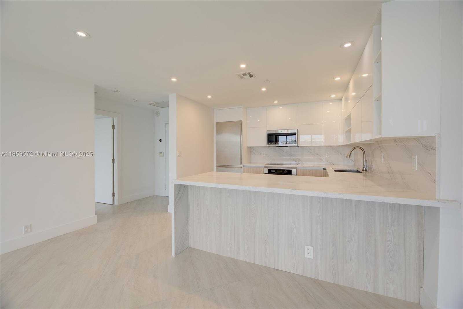 Small Image of 201 CRANDON BLVD #929, Key Biscayne Number 6