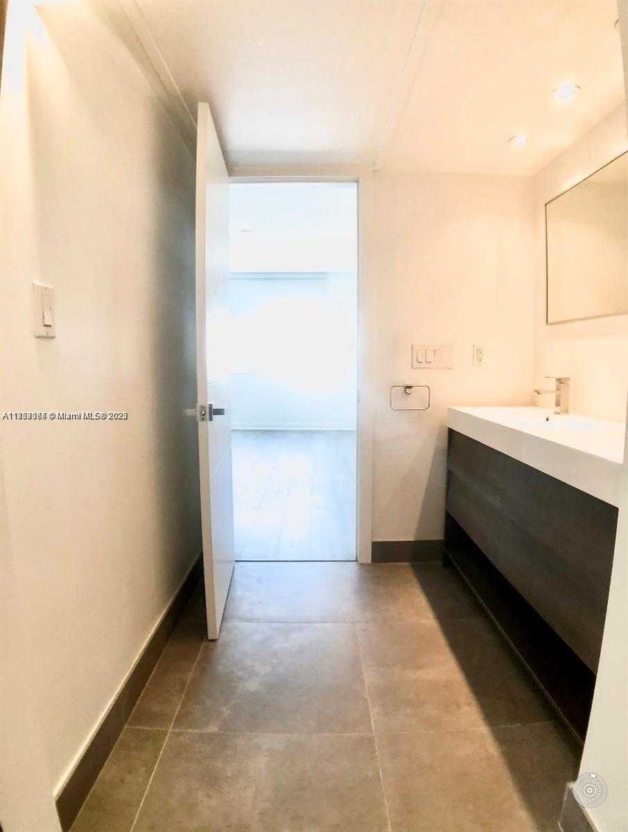 Small Image of 6770 INDIAN CREEK DR #PH S, Miami Beach Number 15