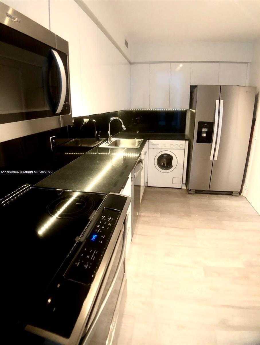 Small Image of 6770 INDIAN CREEK DR #PH S, Miami Beach Number 4