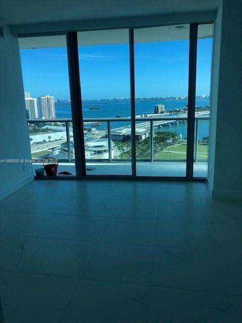Small Image of 888 BISCAYNE BLVD #2811, Miami Number 2