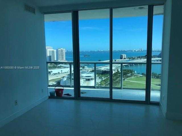 Small Image of 888 BISCAYNE BLVD #2811, Miami Number 4