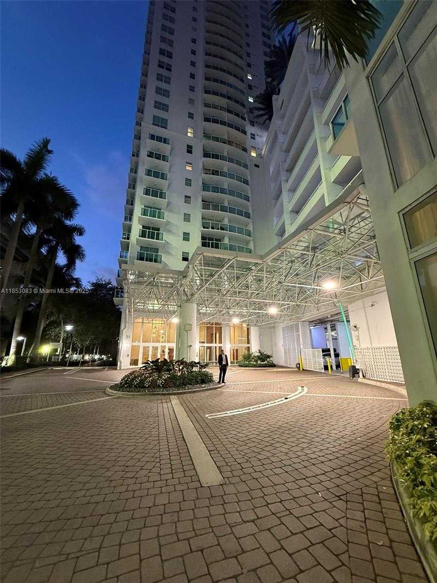 Small Image of 31 SOUTH EAST 5TH ST #3819, Miami Number 26