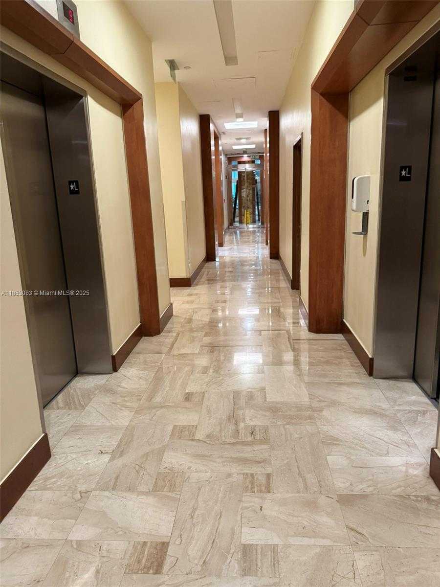 Small Image of 31 SOUTH EAST 5TH ST #3819, Miami Number 35