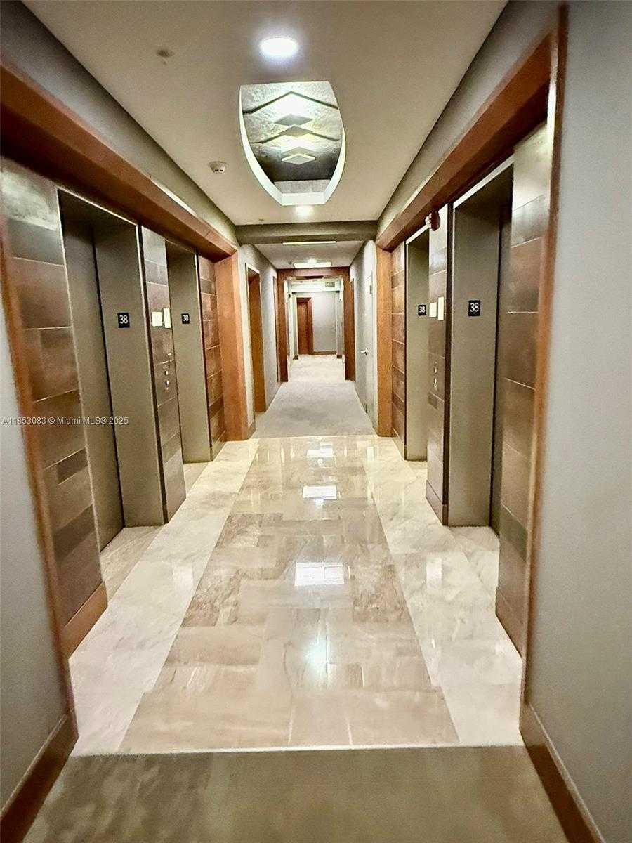 Small Image of 31 SOUTH EAST 5TH ST #3819, Miami Number 36