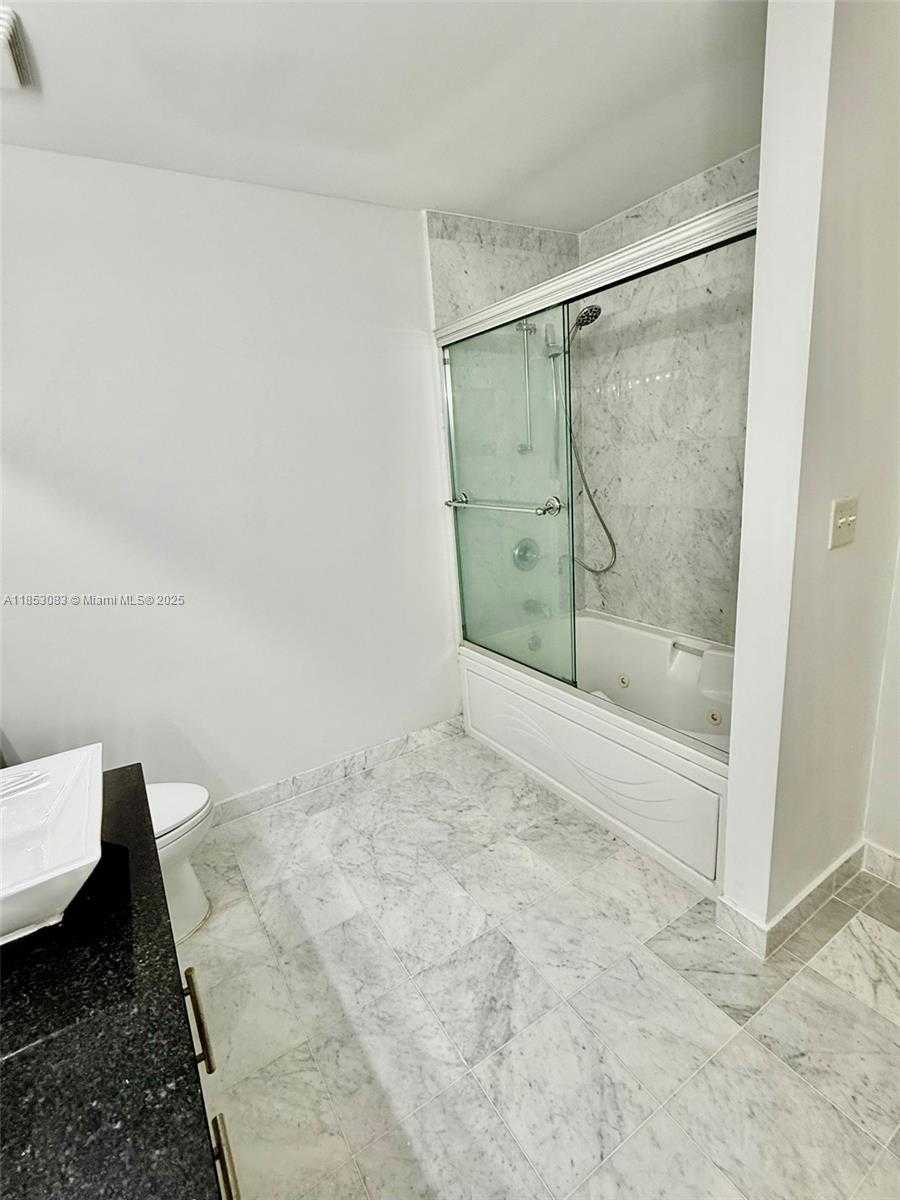 Small Image of 31 SOUTH EAST 5TH ST #3819, Miami Number 37