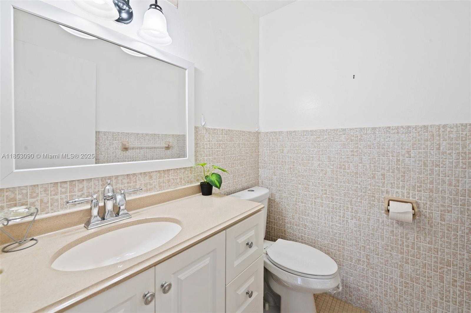 Small Image of 5300 WASHINGTON ST #G323, Hollywood Number 19