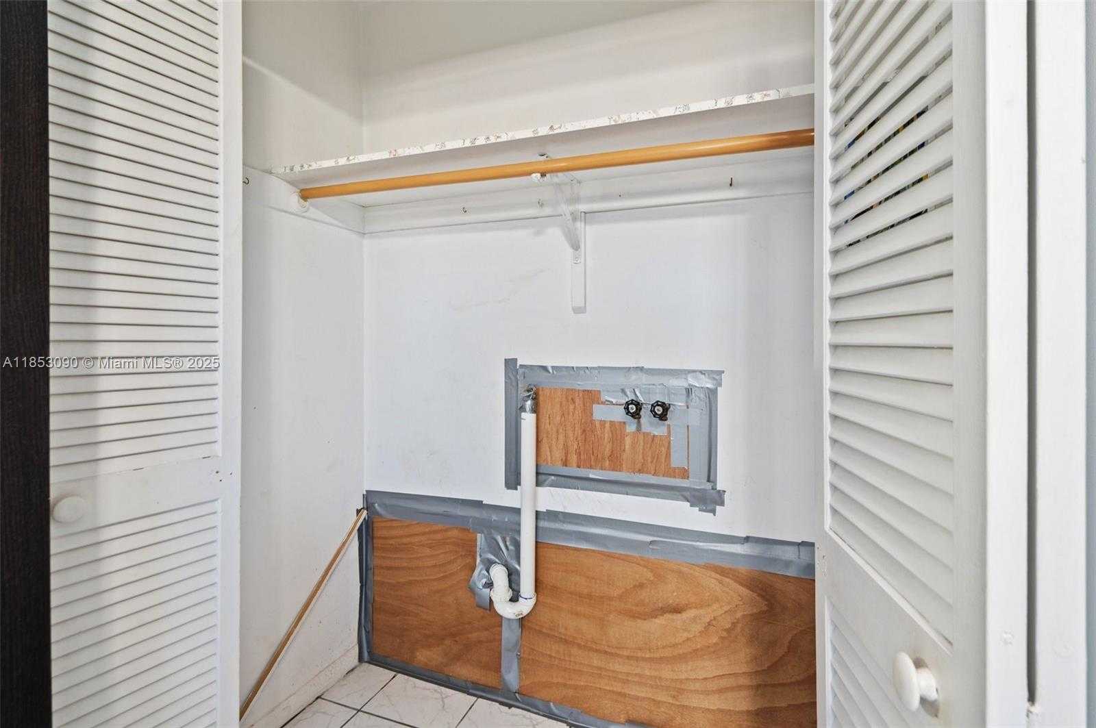 Small Image of 5300 WASHINGTON ST #G323, Hollywood Number 23