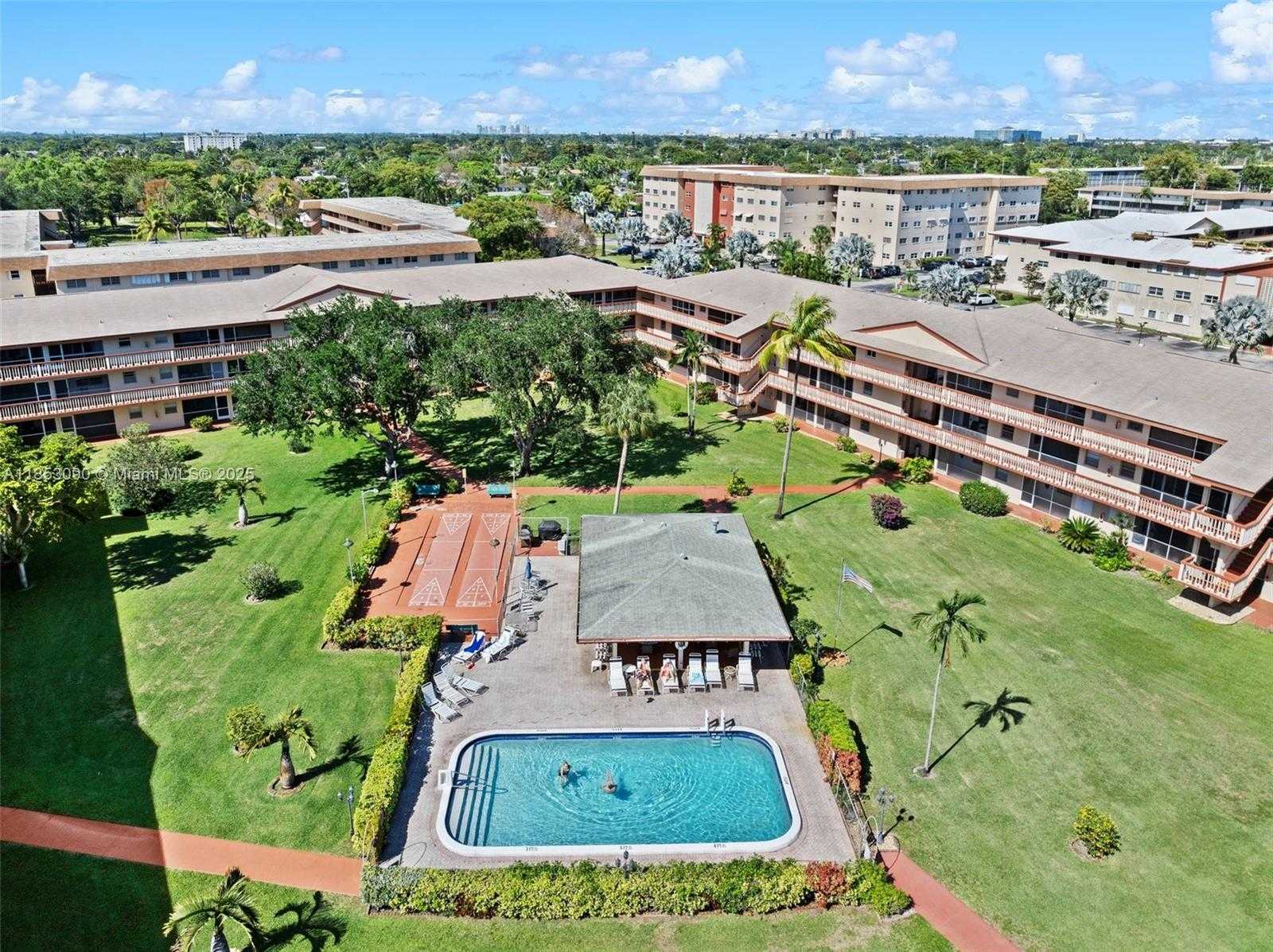 Small Image of 5300 WASHINGTON ST #G323, Hollywood Number 34