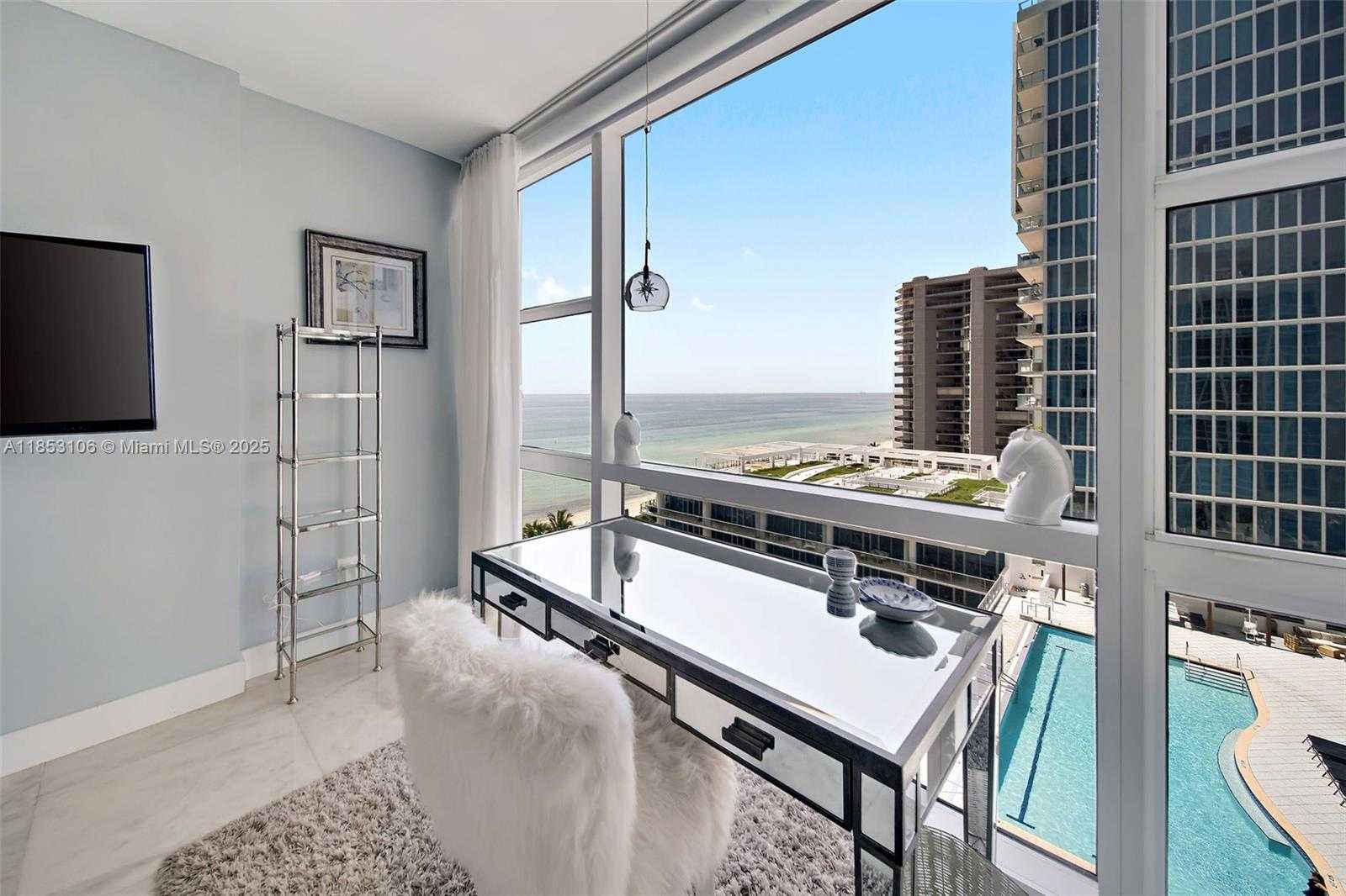 Small Image of 6801 COLLINS AVE #1110, Miami Beach Number 5