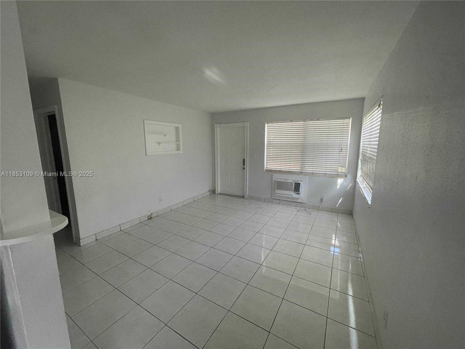 Small Image of 1719 LINCOLN ST #1, Hollywood Number 12