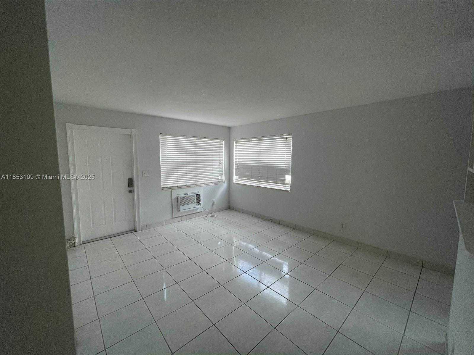 Small Image of 1719 LINCOLN ST #1, Hollywood Number 15