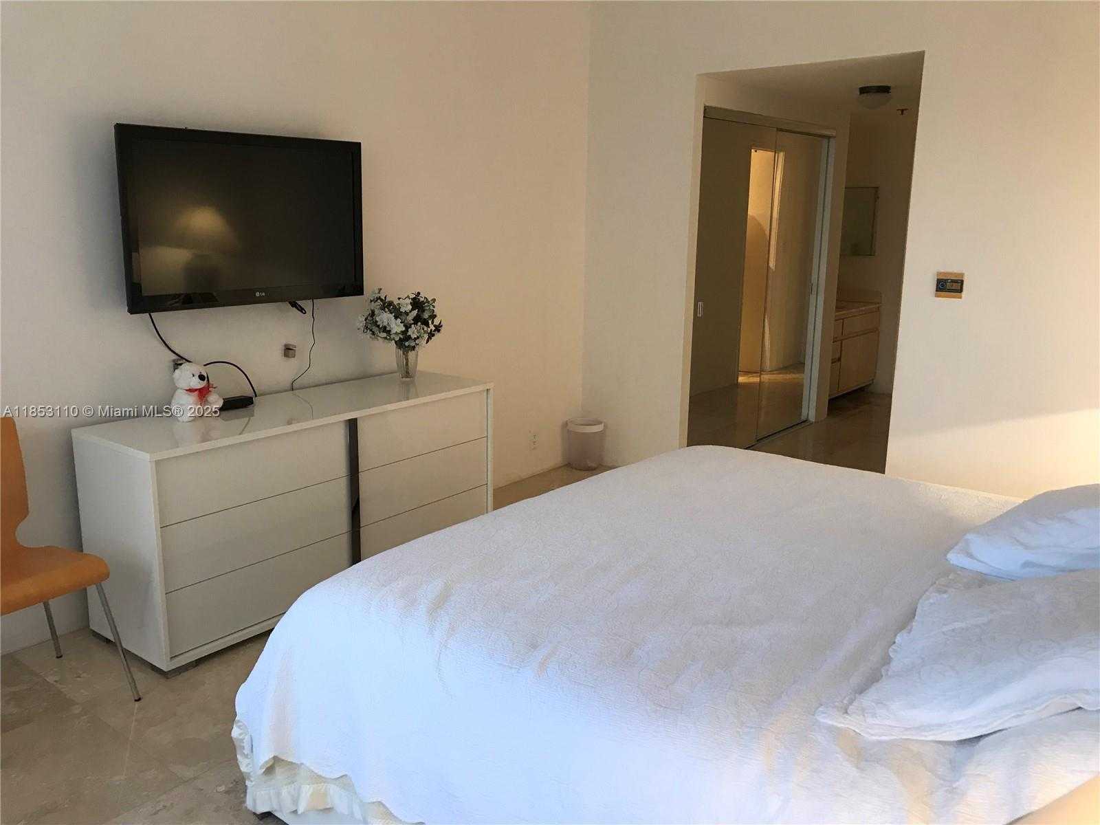 Small Image of 201 CRANDON BLVD #207, Key Biscayne Number 22