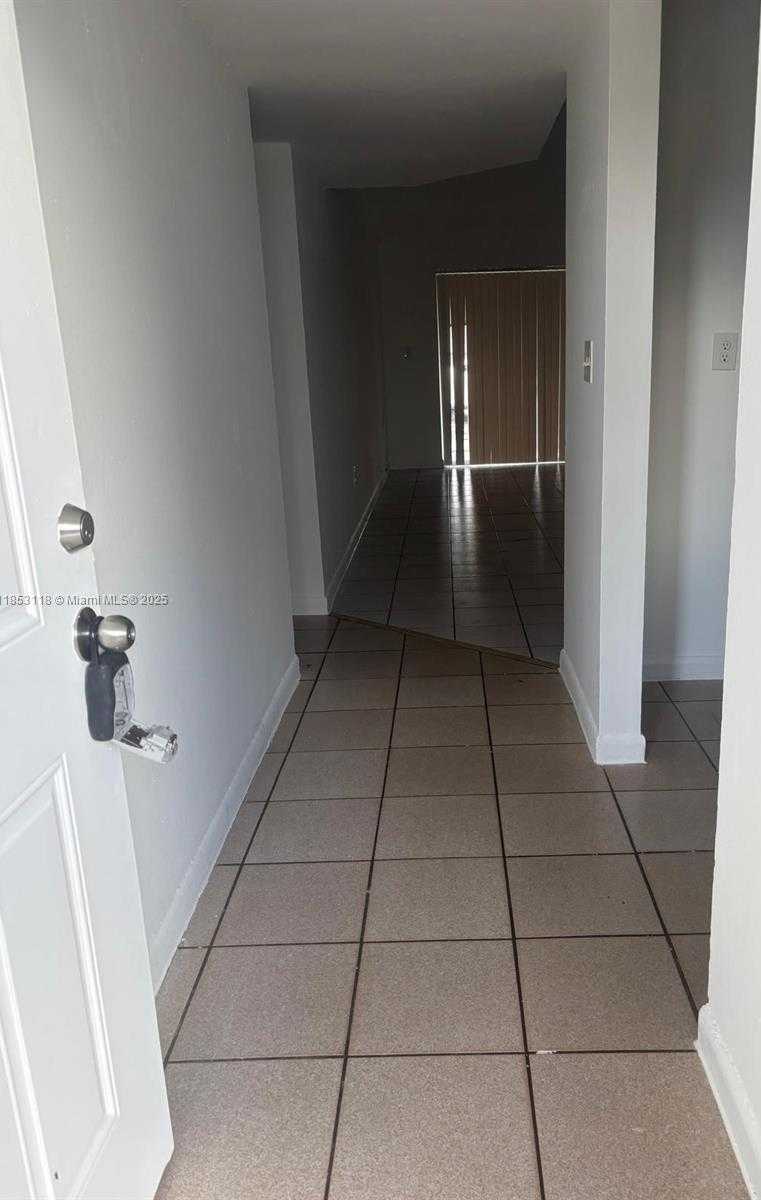 Small Image of 2710 WEST 76TH ST #101, Hialeah Number 14