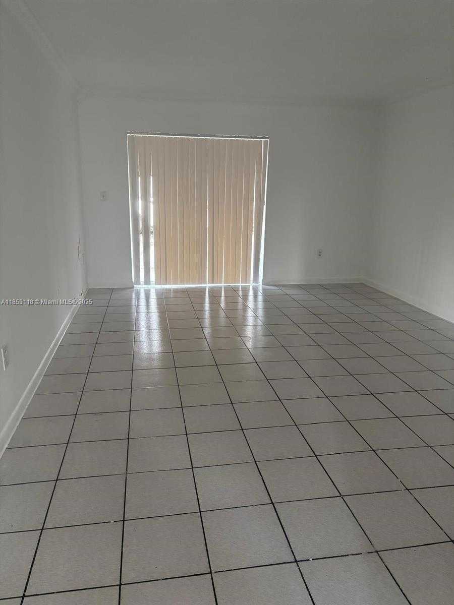 Small Image of 2710 WEST 76TH ST #101, Hialeah Number 2