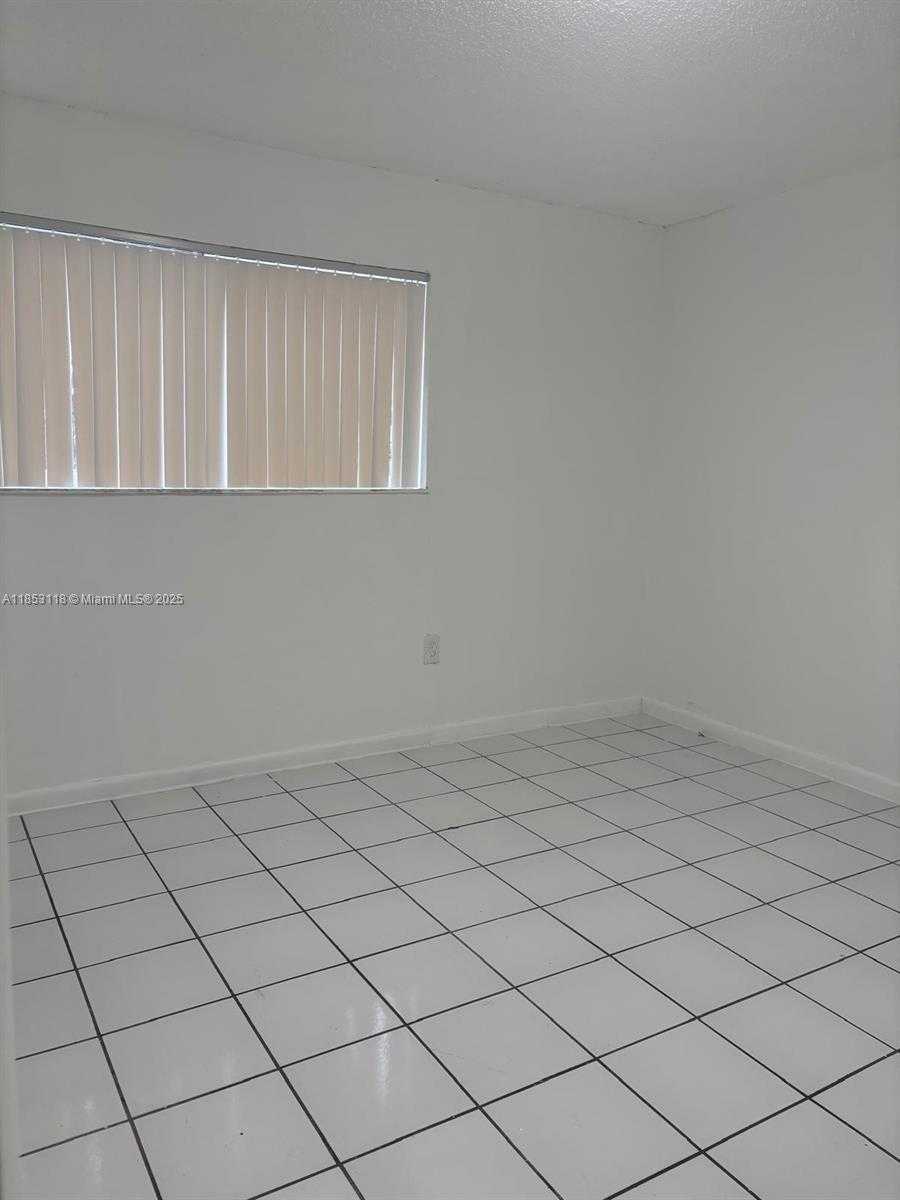 Small Image of 2710 WEST 76TH ST #101, Hialeah Number 5