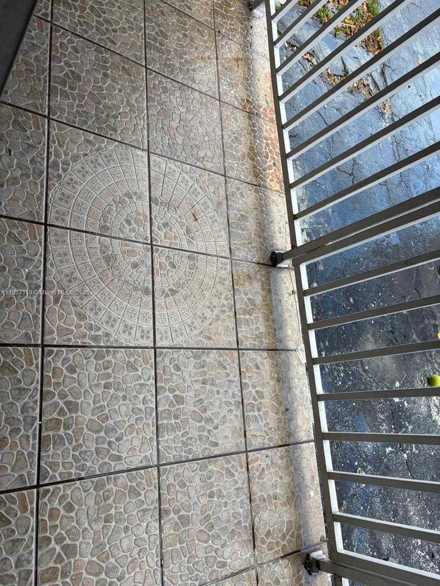 Small Image of 2710 WEST 76TH ST #101, Hialeah Number 9