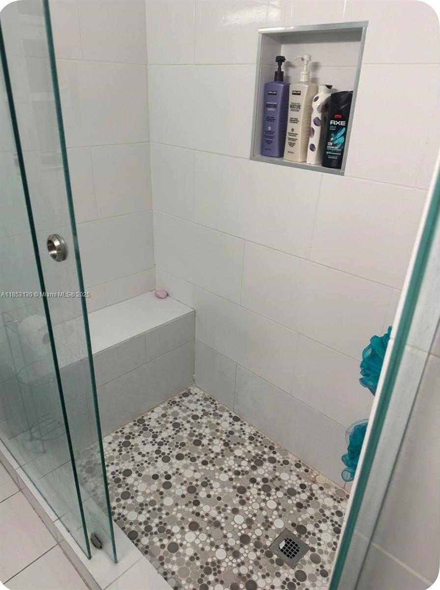 Small Image of 8401 CRESPI BLVD #3, Miami Beach Number 10