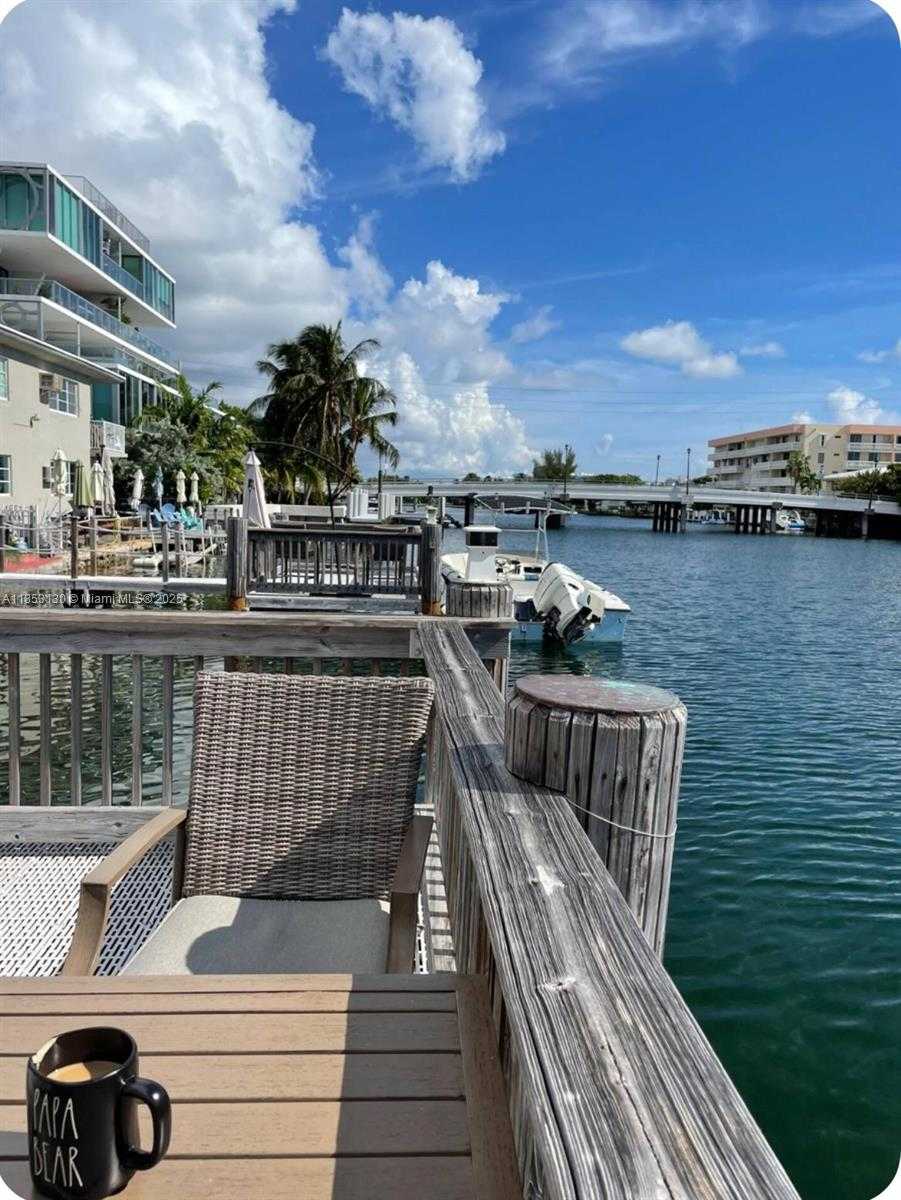 Small Image of 8401 CRESPI BLVD #3, Miami Beach Number 12