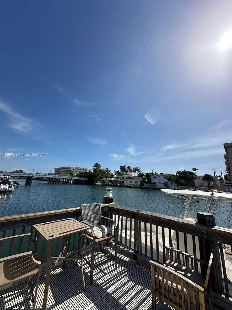 Small Image of 8401 CRESPI BLVD #3, Miami Beach Number 14