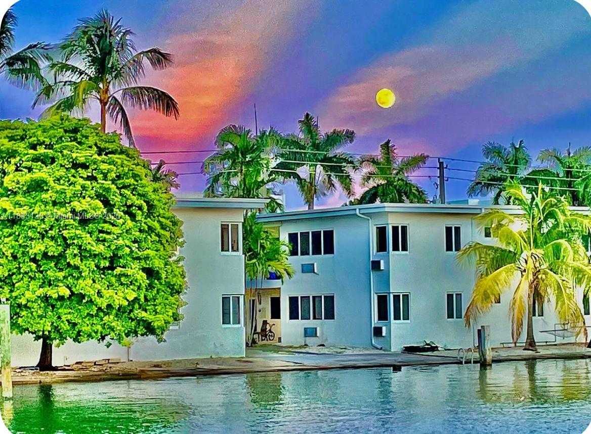 Small Image of 8401 CRESPI BLVD #3, Miami Beach Number 16