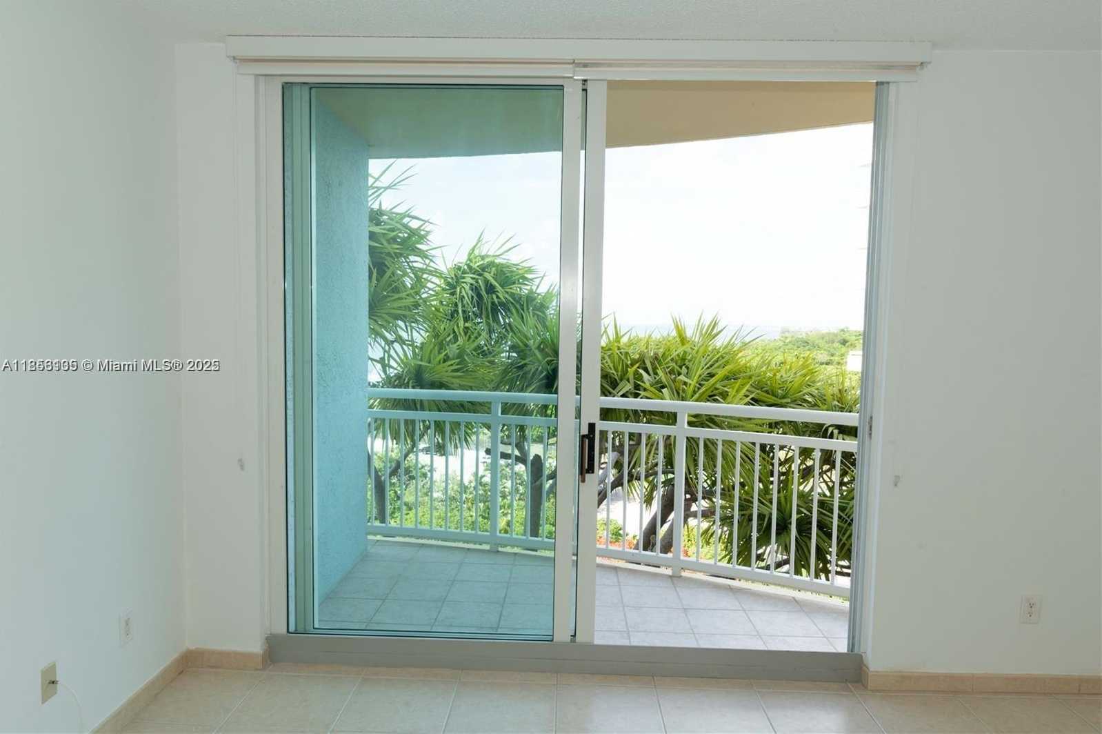Small Image of 2475 BRICKELL AVE #709, Miami Number 10