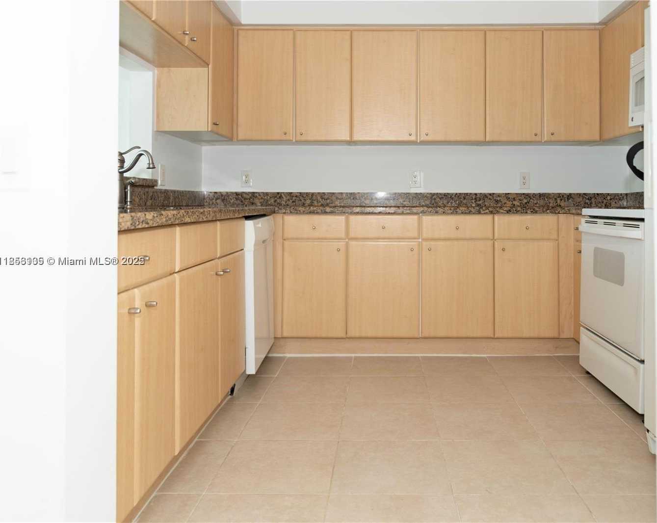 Small Image of 2475 BRICKELL AVE #709, Miami Number 11