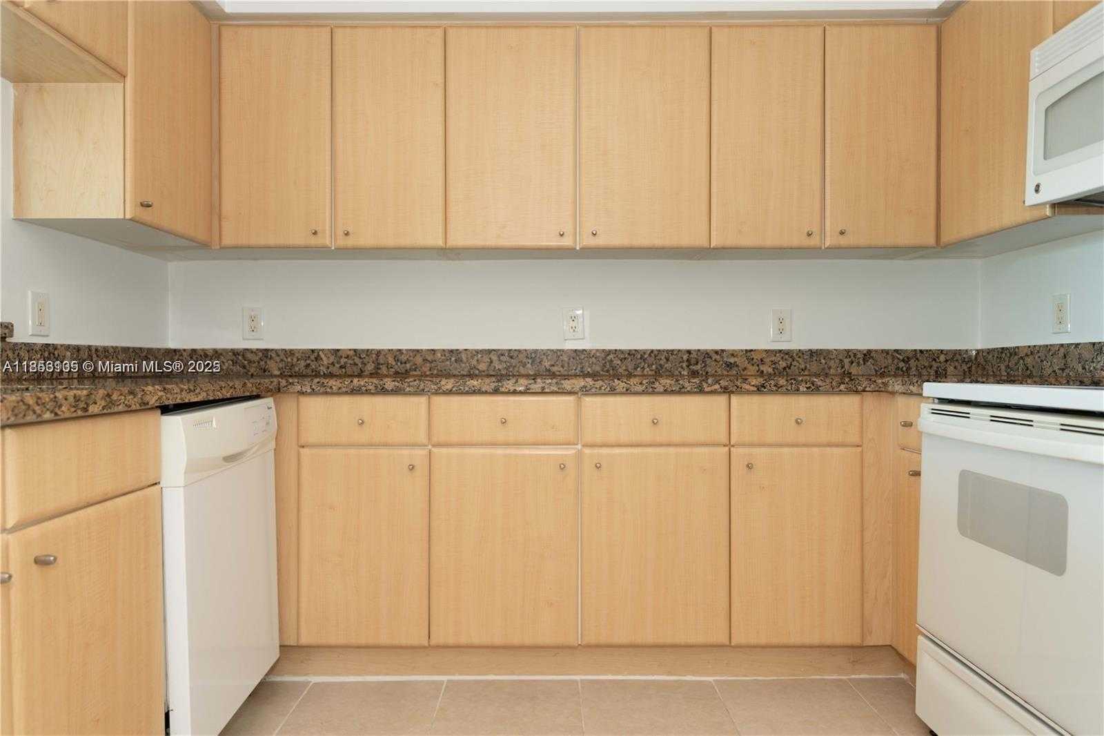 Small Image of 2475 BRICKELL AVE #709, Miami Number 14