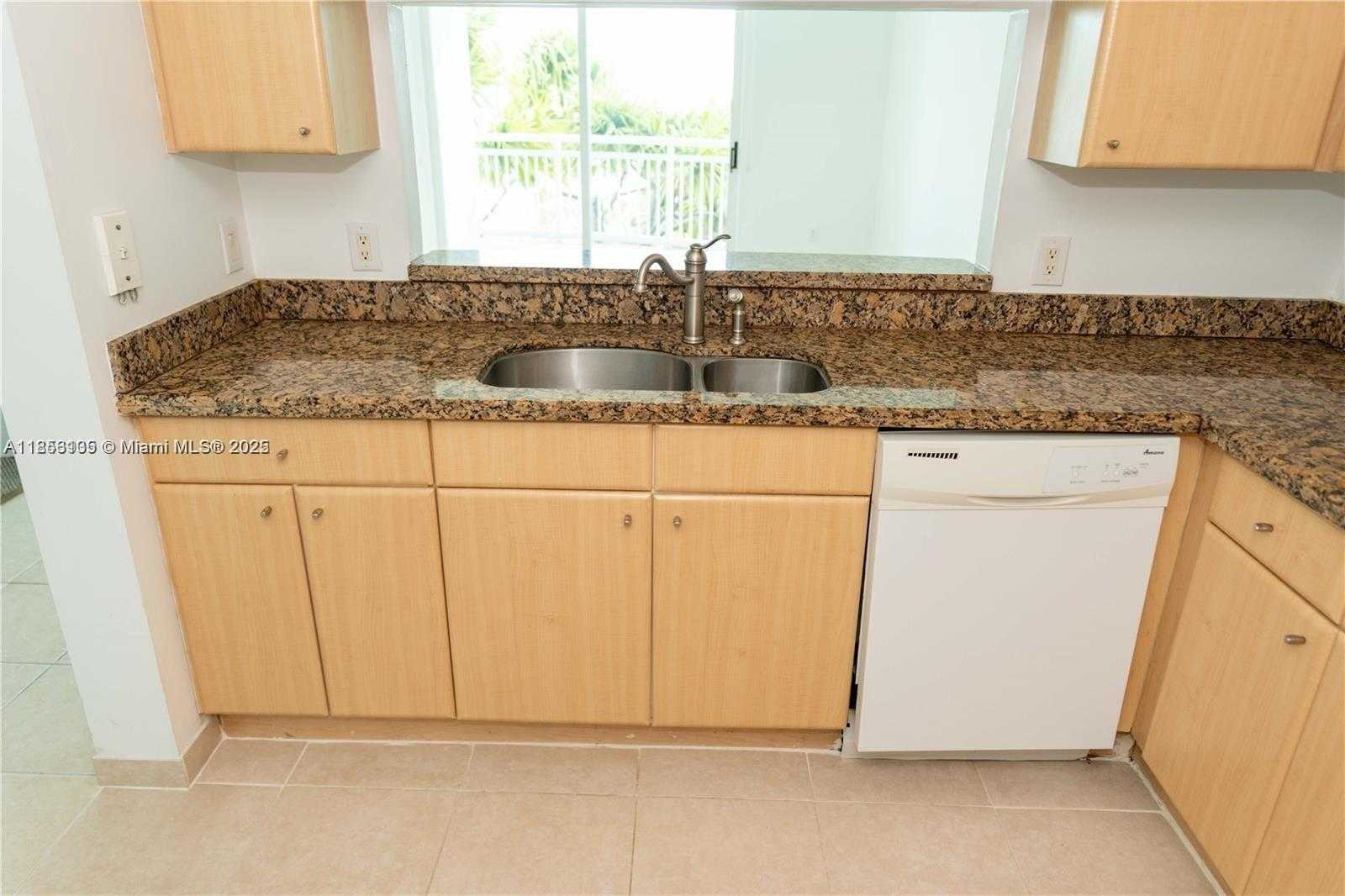 Small Image of 2475 BRICKELL AVE #709, Miami Number 15